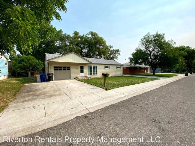 Foto del edificio - 3 br, 1 bath House - 216 Deer Ave.