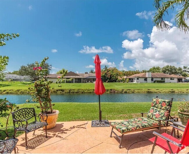 Groves at Old Cutler Apartments for Rent with Hardwood Floors