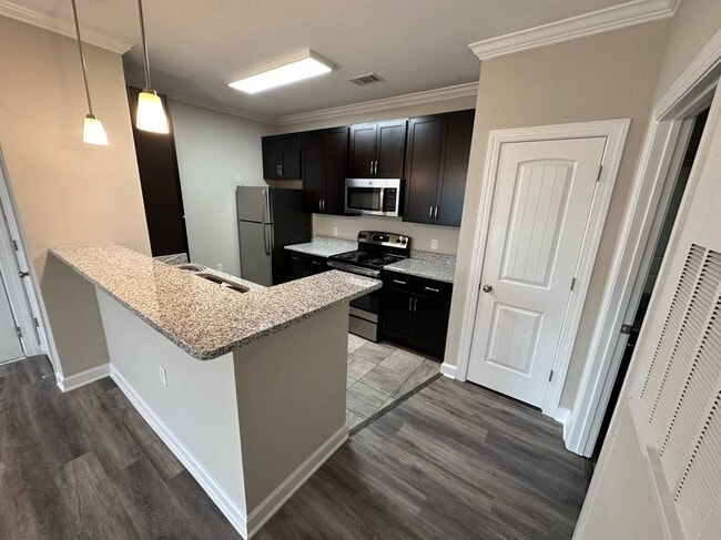 Building Photo - Palisades at Reems Creek