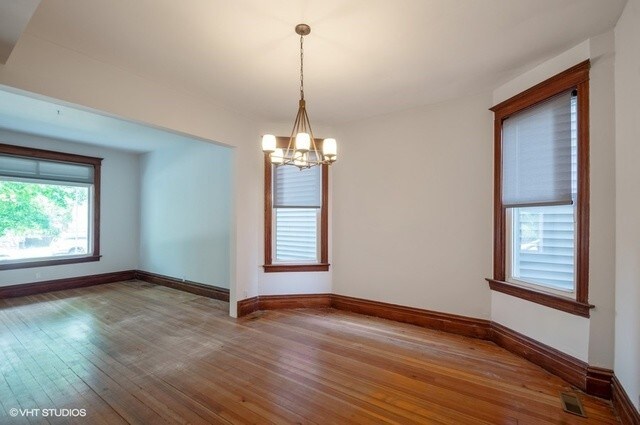 Building Photo - 2836 N Troy St