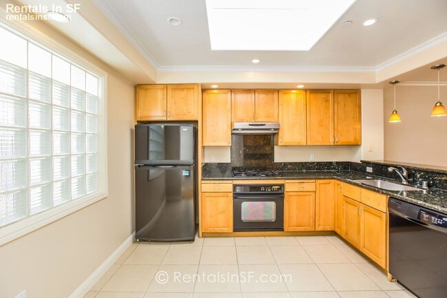 Building Photo - 725 Taraval St