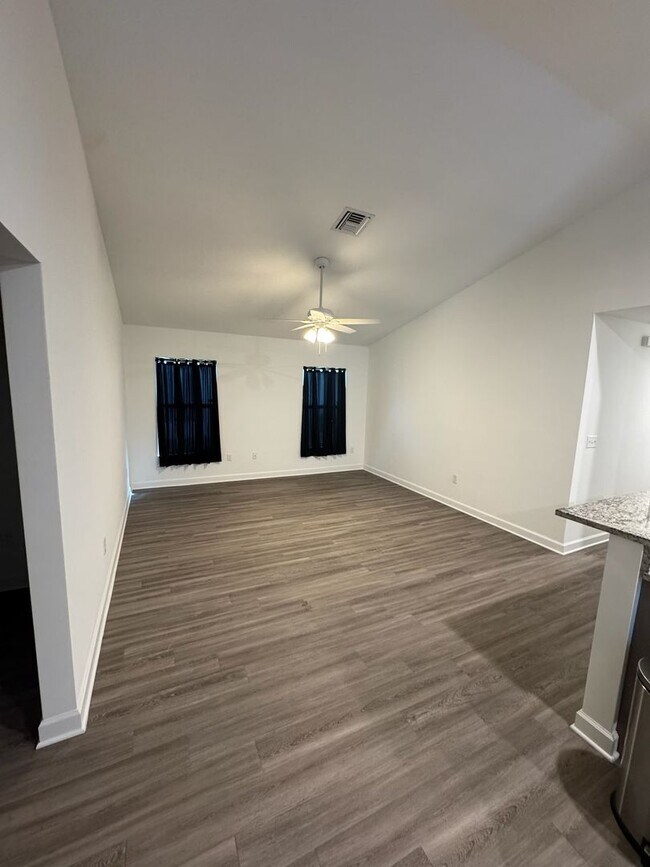 Foto del edificio - 2 Bedroom, 2 Bath, 1 car Garage home for rent