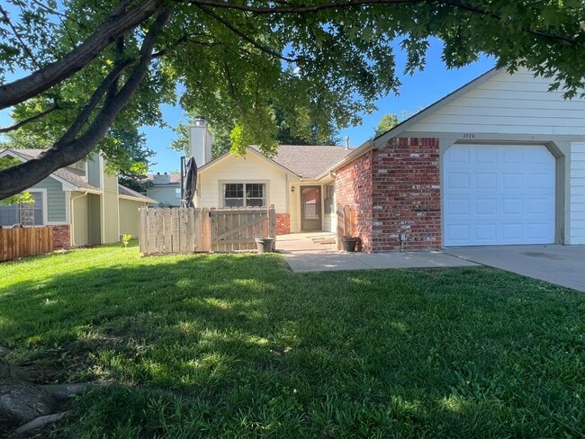 Foto del edificio - 3726 Pinnacle Ct