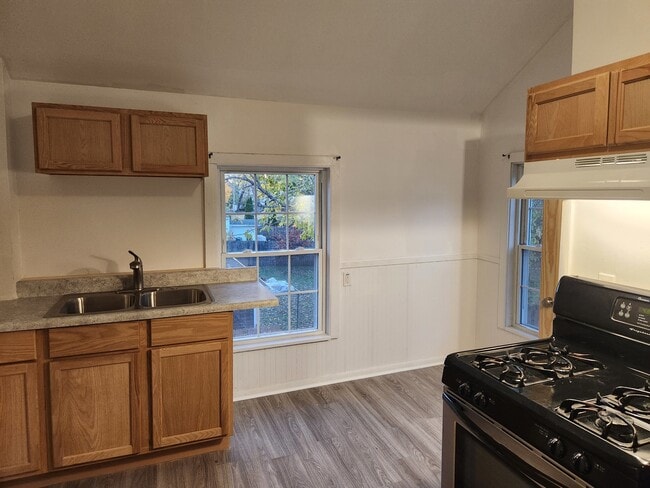 Foto del edificio - 122 Dole Ave