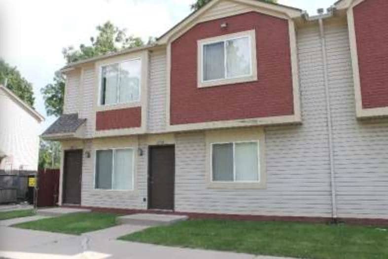 Primary Photo - Sharon Estates Apartments