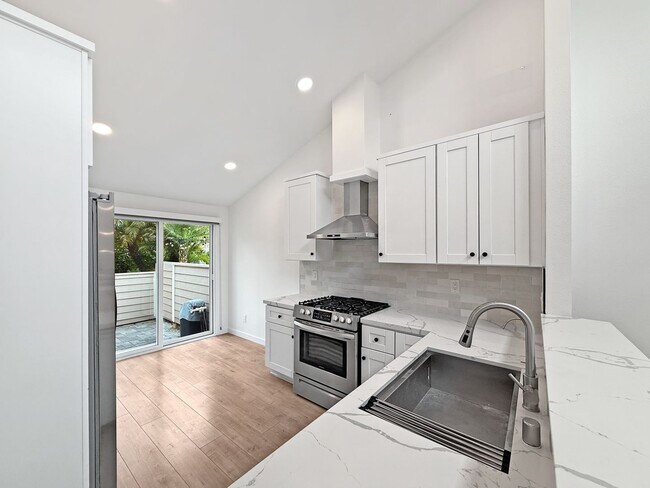 Foto del edificio - 3B/2BA Home in Encinitas Now Available for...