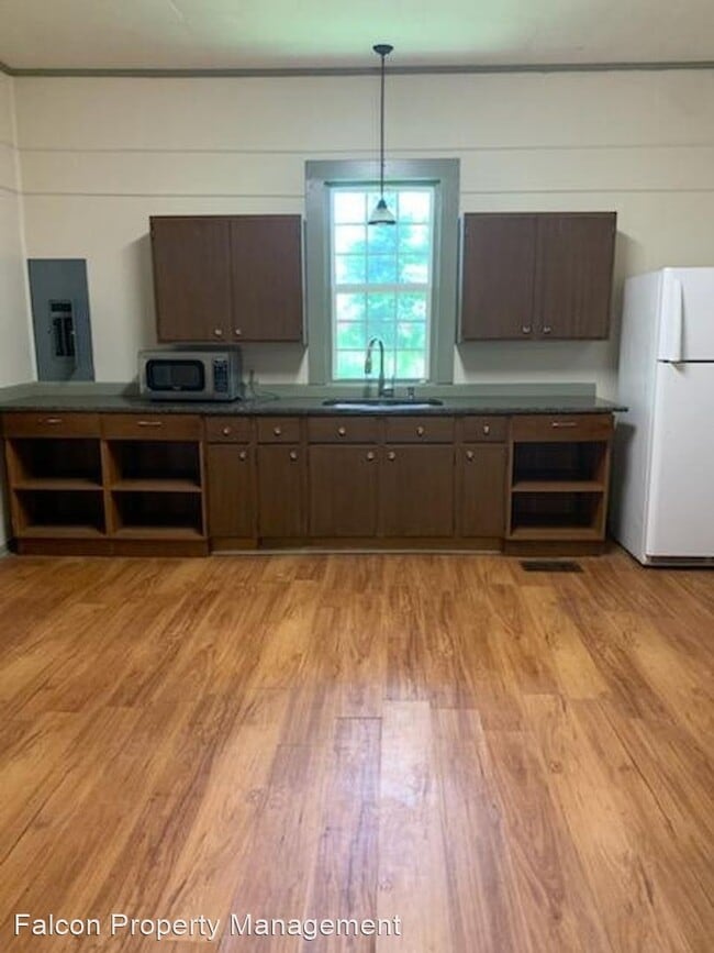 Building Photo - 2 br, 2 bath House - 111 Arnco 4th Street