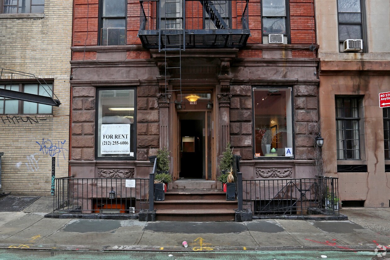 Building Photo - 135 7th Ave