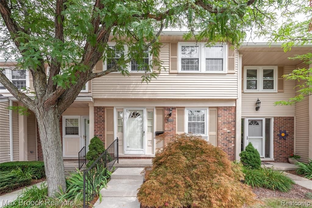 Primary Photo - 1552 Brentwood Dr