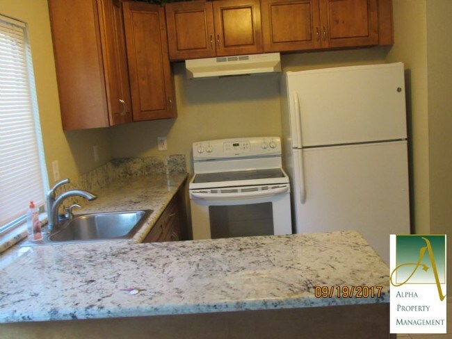 Building Photo - 8837 La Riviera Dr
