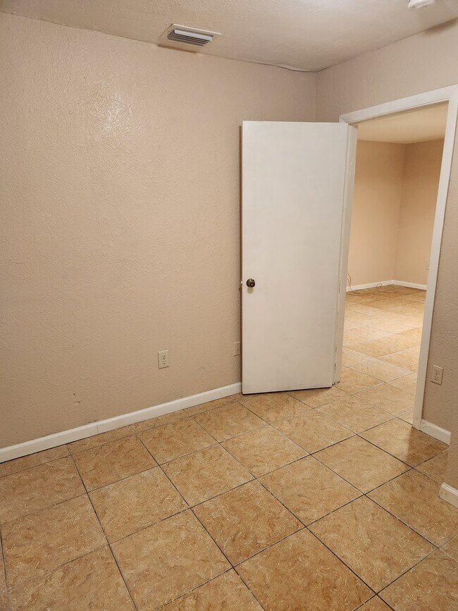 Foto del edificio - 2641 NW 20th St