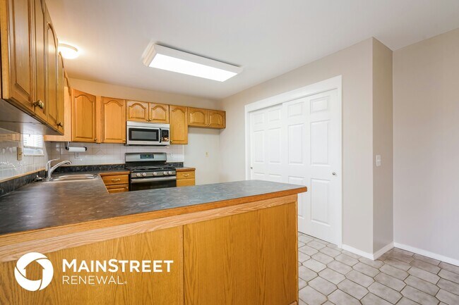 Foto del edificio - 2825 Dividend Park Dr