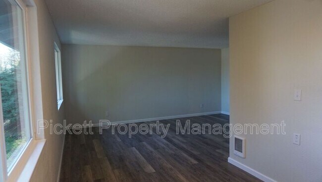 Foto del edificio - 917 N Cambrian Ave