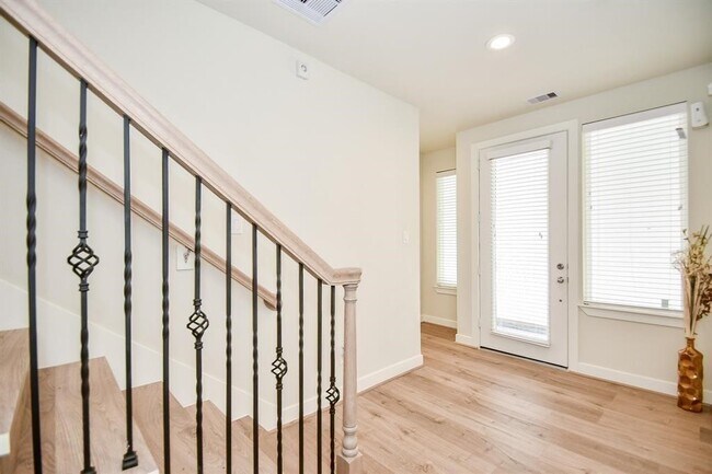 Foto del edificio - 135 Knightsbridge Park Ln