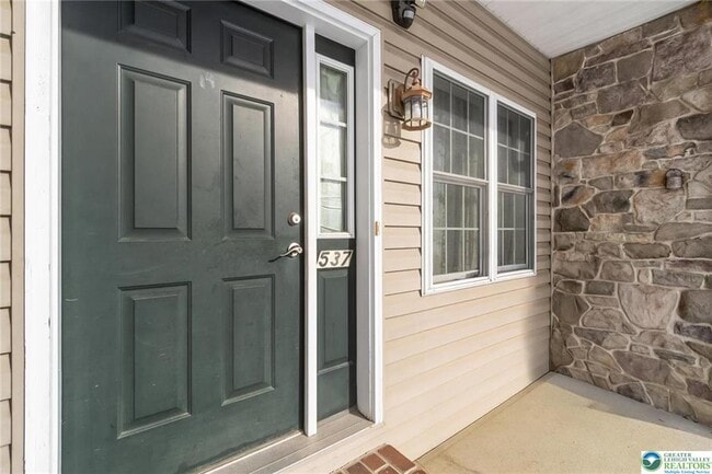 Building Photo - 537 Kemmerer Ln