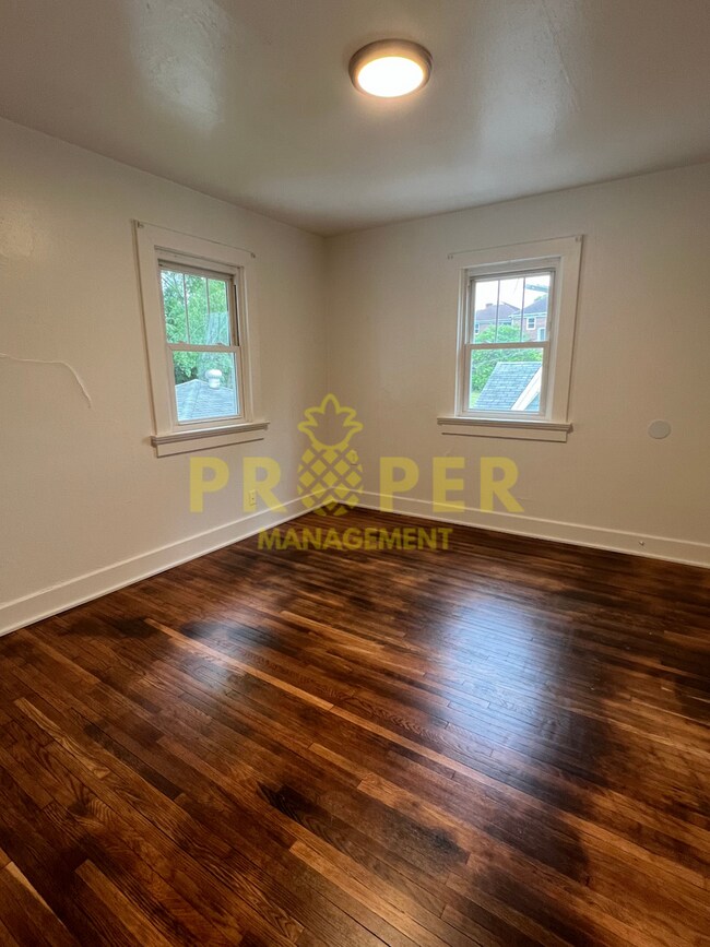 Foto del edificio - 3 bedrooms 1 bathrooms house for rent