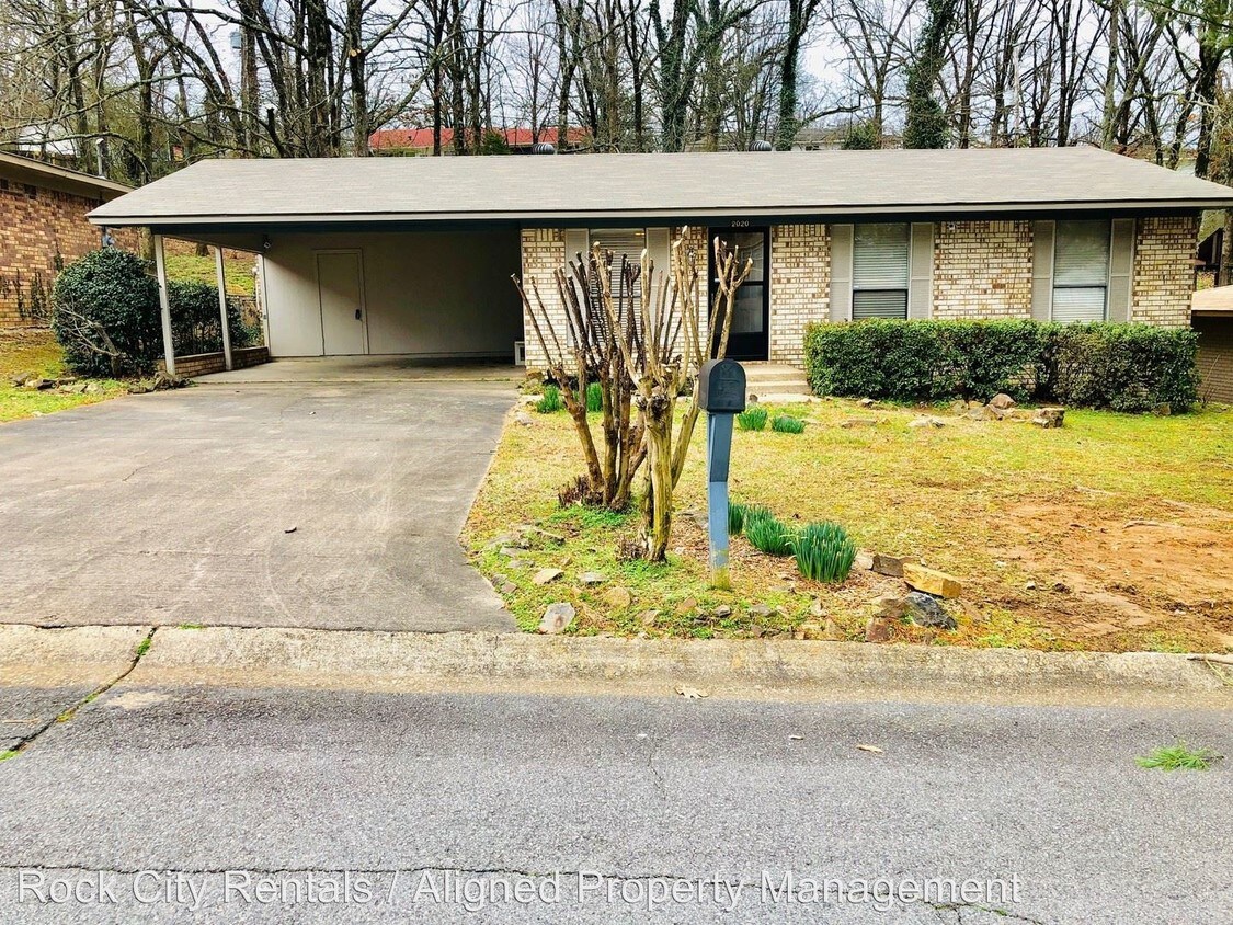 Primary Photo - 3 br, 1.5 bath House - 2020 buffalo Trail