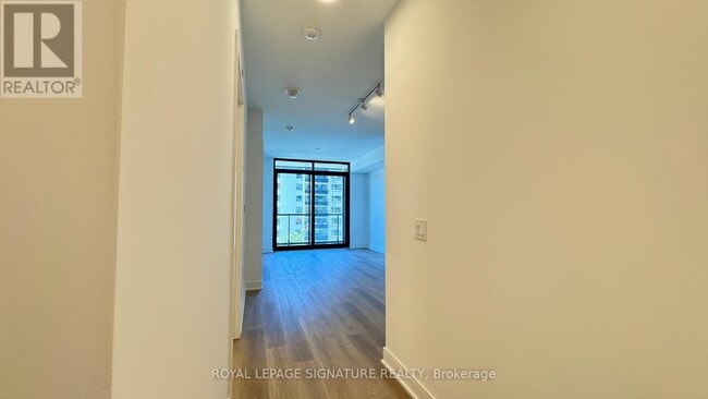 Photo du bâtiment - 86-486 Dundas St E