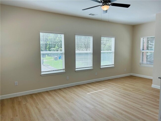 Building Photo - 518 Crutcher St