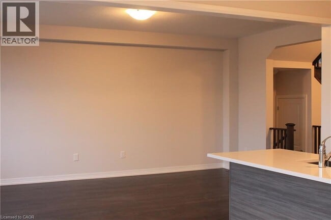 Building Photo - 149 Blacklock St