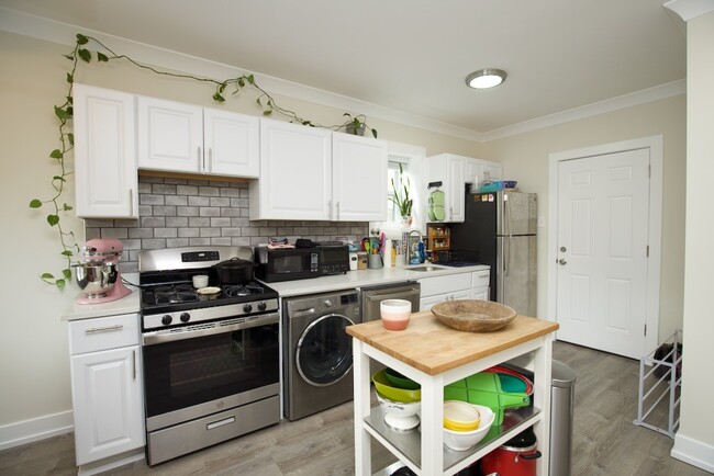 Foto del edificio - 2131 W Giddings St