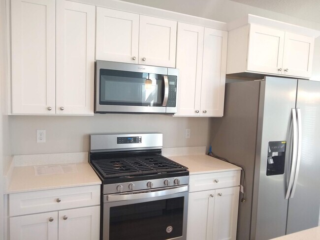 Foto del edificio - Bluffdale Townhouse Rental in Bringhurst S...