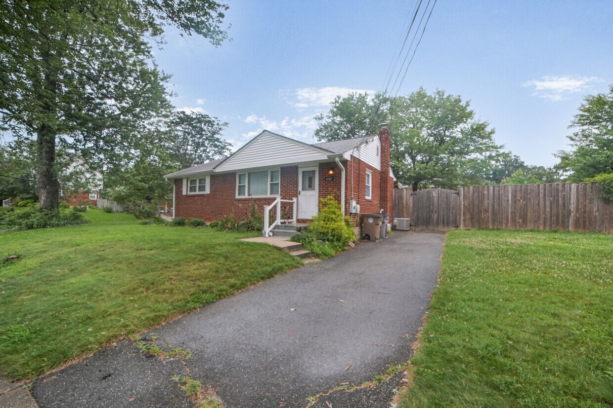 Foto principal - 1100 Scott Ave