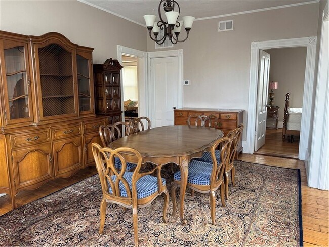 Foto del edificio - 66 Armstrong Ave