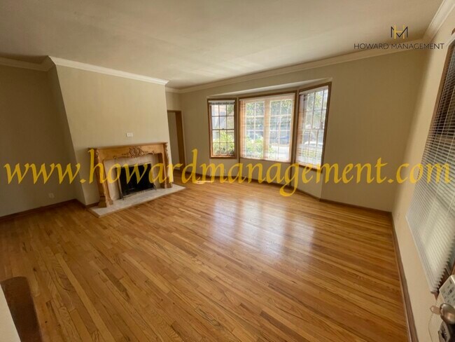 Building Photo - 215 S Gale Dr