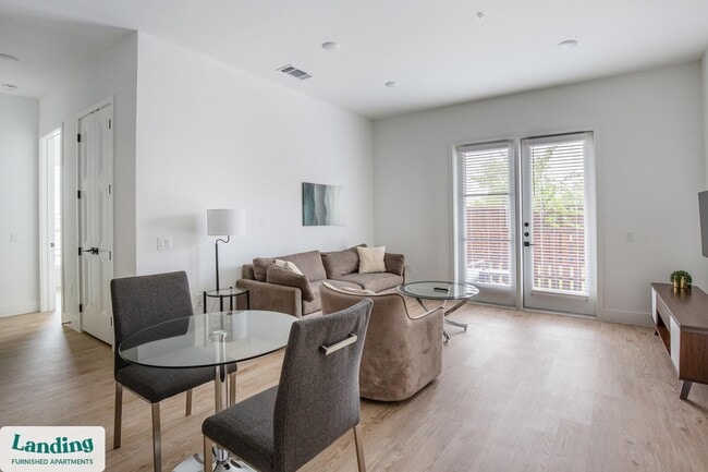 Building Photo - 650 E Sycamore St