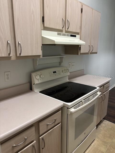 Foto del edificio - 708 Secret Harbor Ln