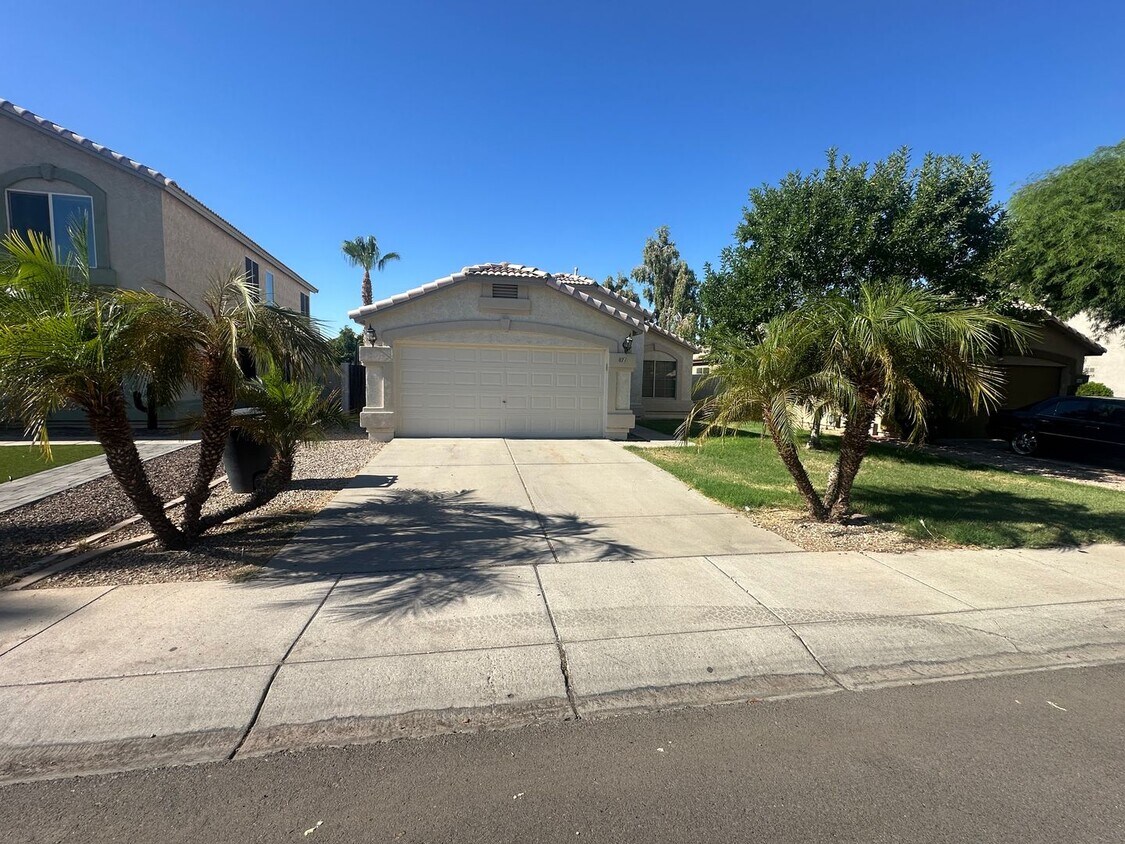 Primary Photo - Fantastic 3bd/2ba home in Chandler!!