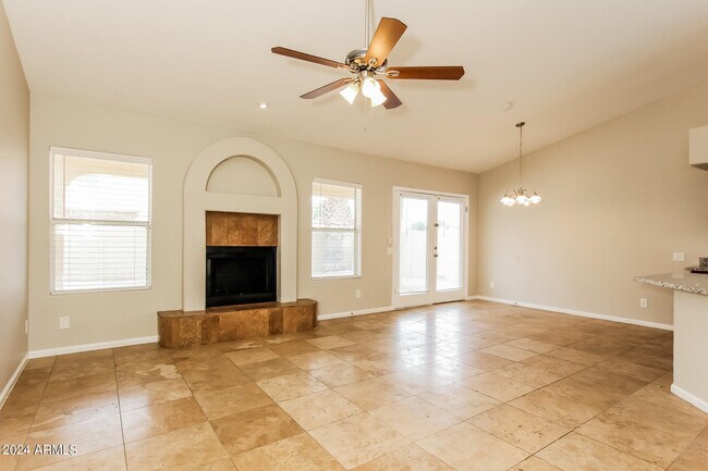 Foto del edificio - 11421 W Emerald Ln