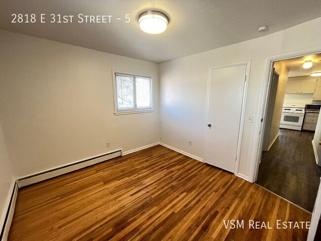 Building Photo - **Move In Special!** Spacious 2-Bedroom Up...