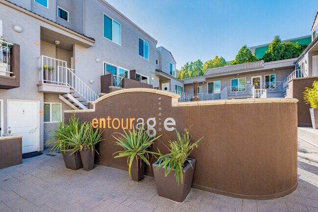 Foto del edificio - 355 N Maple St
