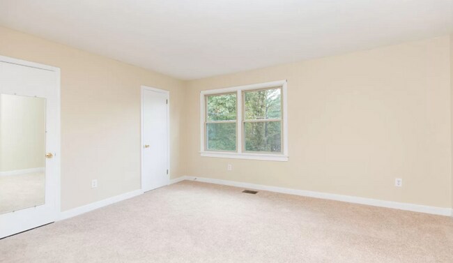 Foto del edificio - Townhome in the West End