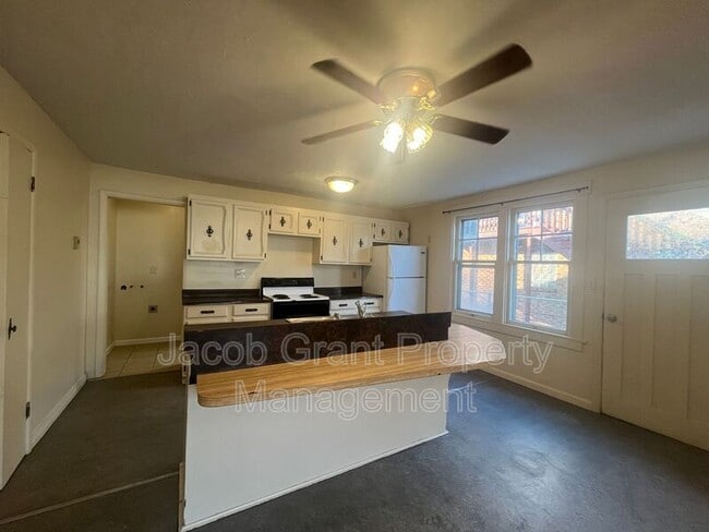 Building Photo - 1298 Idaho Ave