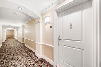 Building Photo - 403 S Sapodilla Ave