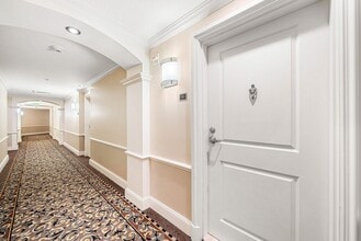 Building Photo - 403 S Sapodilla Ave