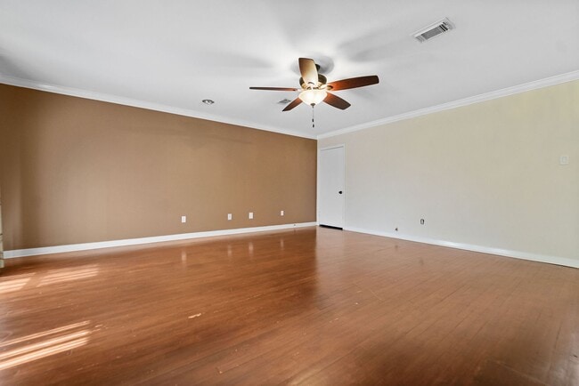 Building Photo - 2210 San Jacinto Dr