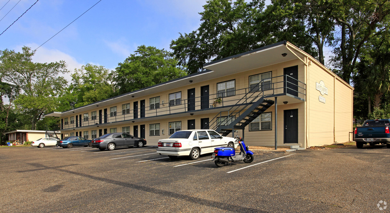 Primary Photo - Lafayette Apartments