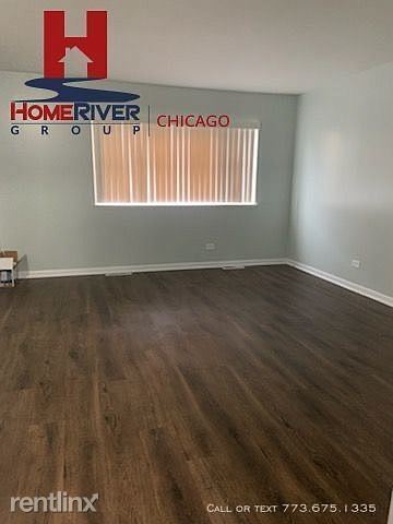 Building Photo - 3 br, 1.5 bath Townhome - 2193 171st St