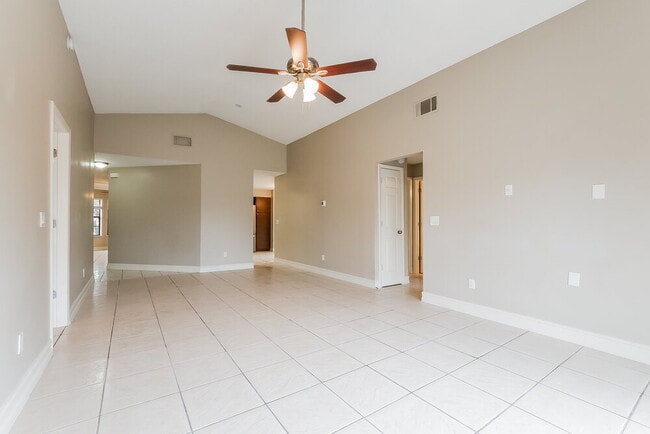 Building Photo - 297 Chicago Woods Cir