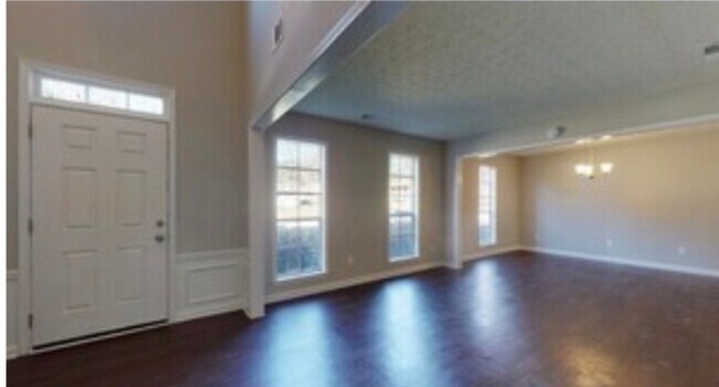 Building Photo - 4084 Pinehurst Valley Dr