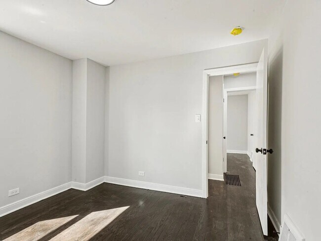Foto del edificio - 14510 S Emerald Ave