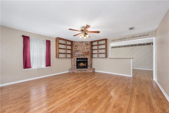 Building Photo - 4304 Green Valley Dr