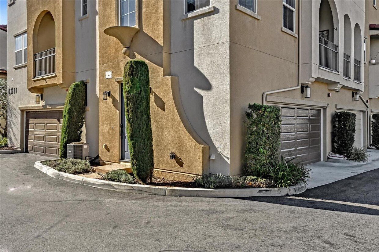 1029 Star Ruby Dr, Covina, CA 91722 Townhome Rentals in Covina CA