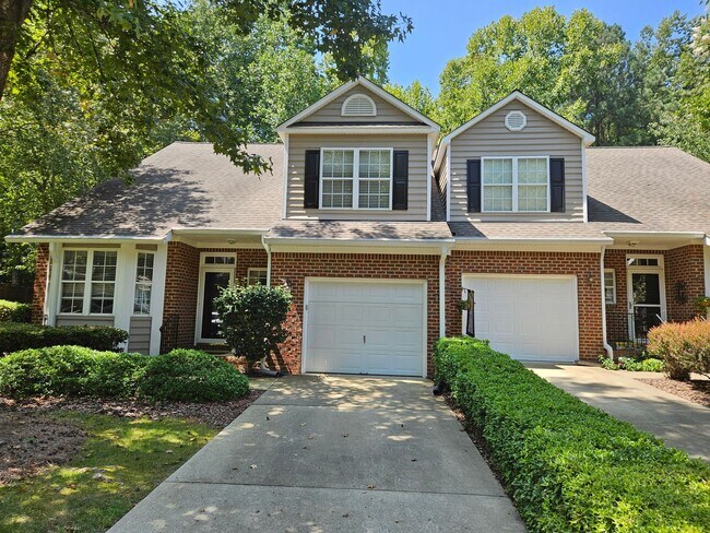 Foto del edificio - Fantastic 3br 2.5ba End Unit Townhome in North Raleigh! 1 Car Garage!