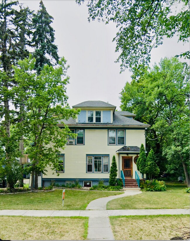 Front of house facing the street. - 1024 7th St N