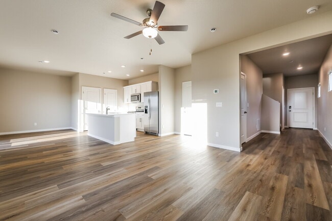Building Photo - 7244 Crystal Ave